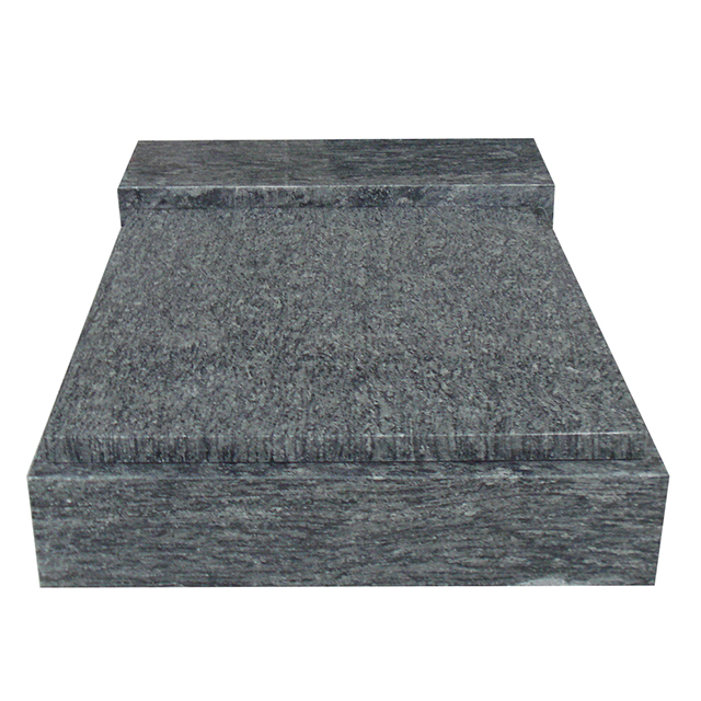 Olive Green granie Monument