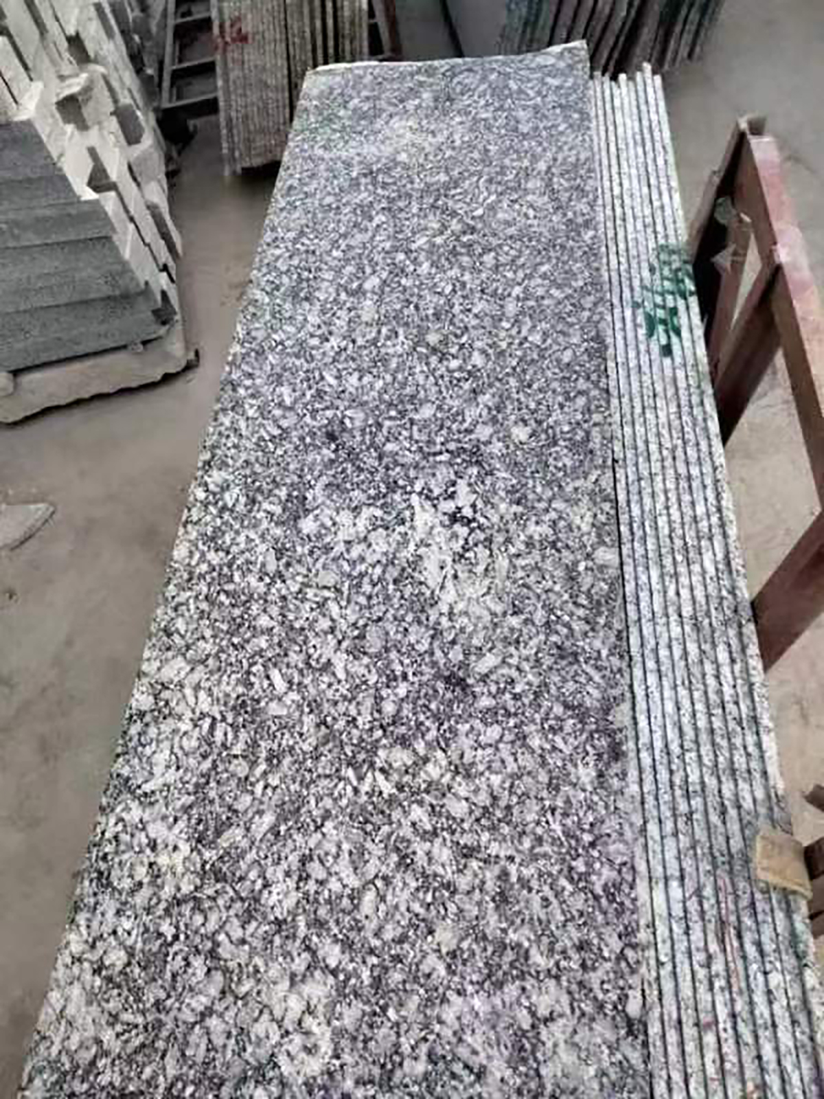 New Spray White Granite Slab