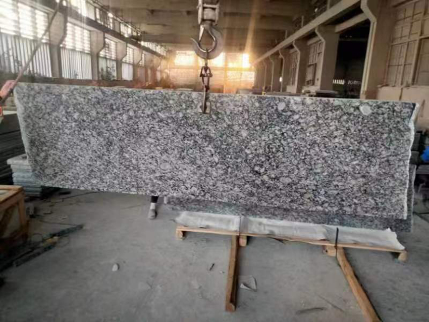 Polished Spray White Granite Slabs