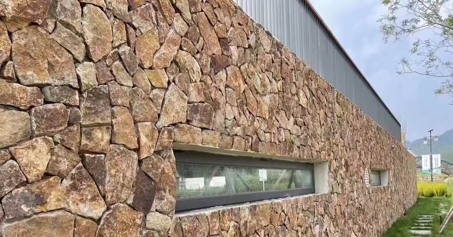 Outdoor Filedstone Veneer