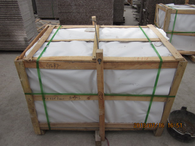 Wooden crate for steps